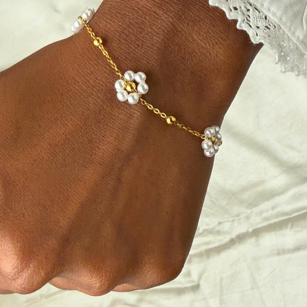 Pearl Flower Bracelet & Necklace Set
