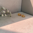 Shell Statement Stud Earrings