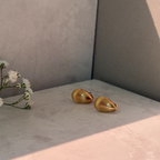 Shell Statement Stud Earrings