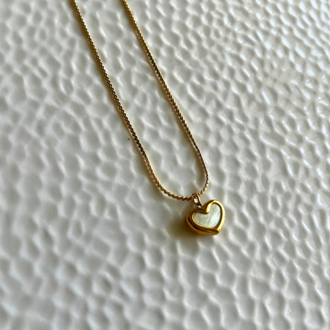 Shell Heart Pendant Necklace