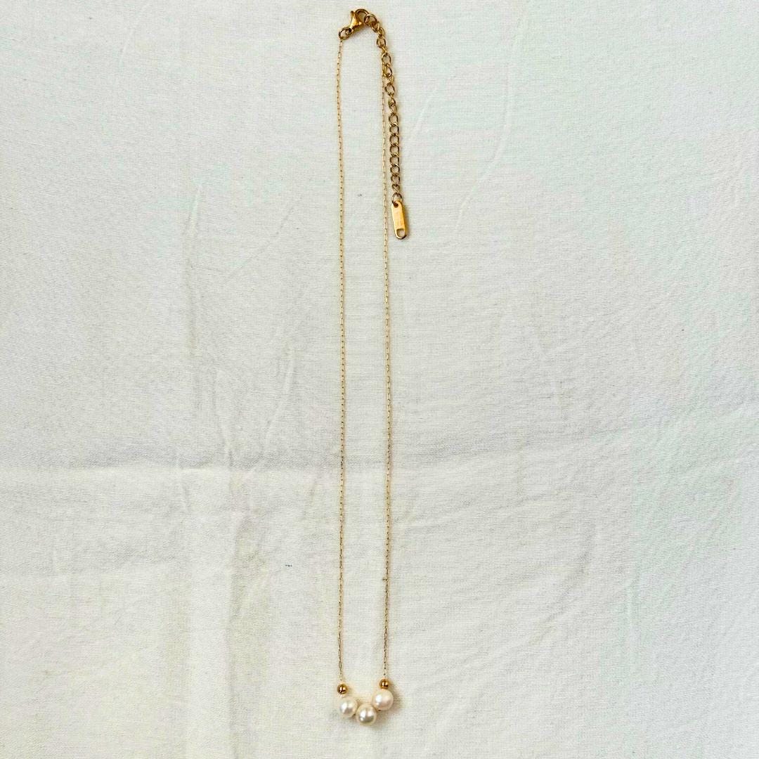 Chic Trio Pearl Necklace