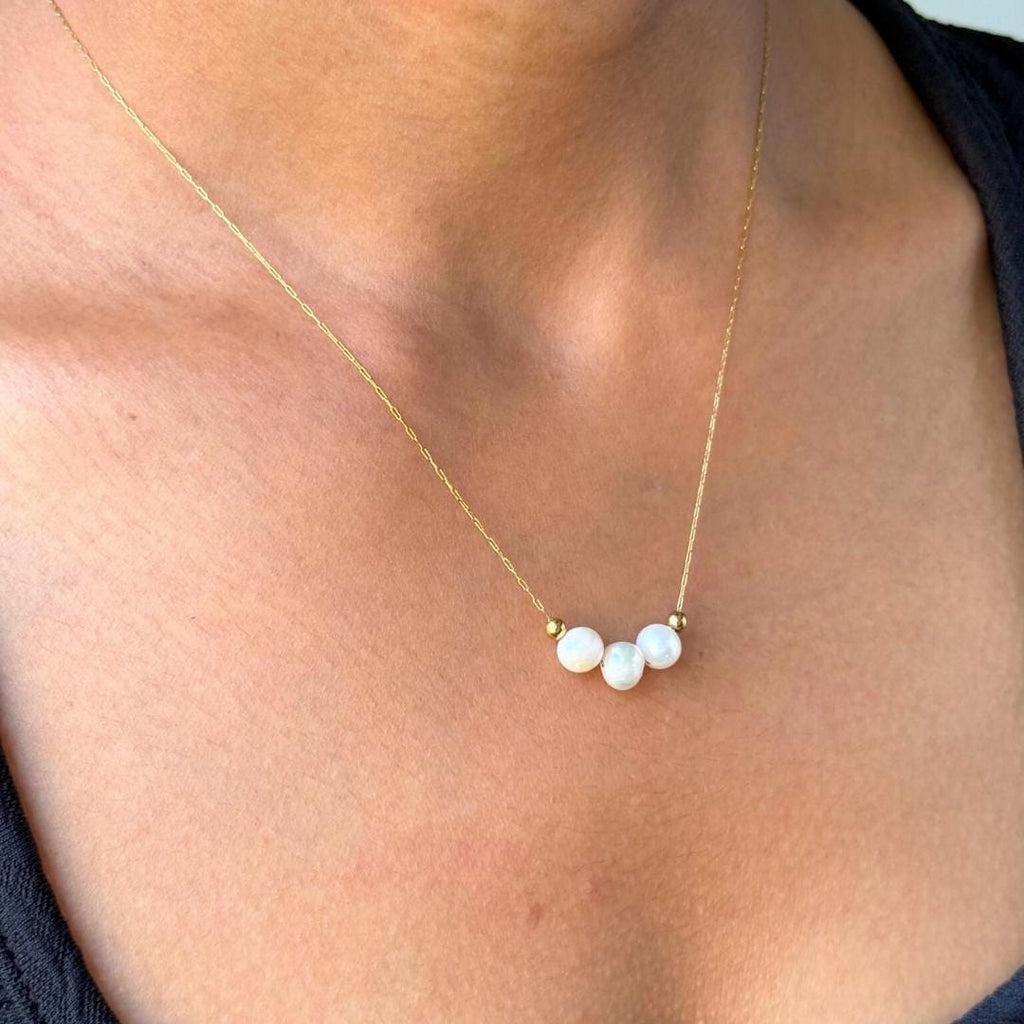Chic Trio Pearl Necklace