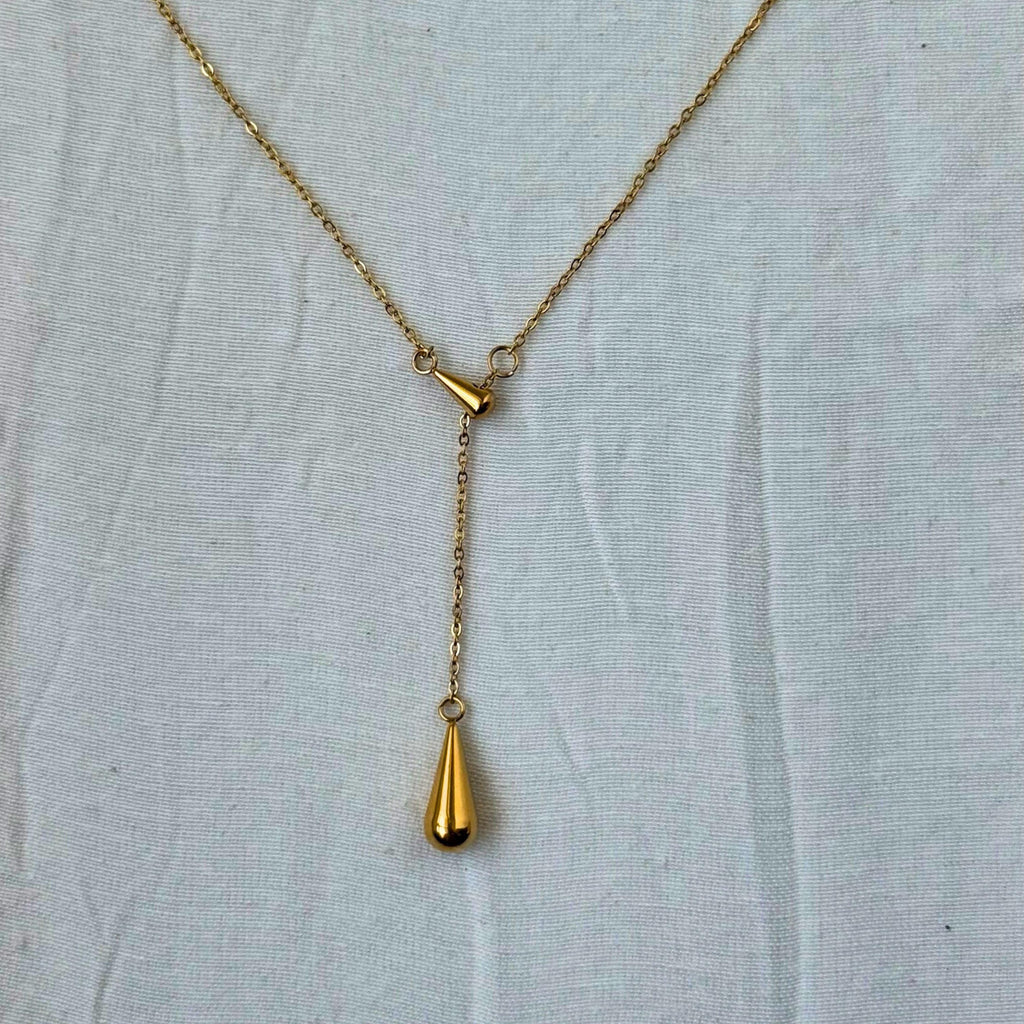 Chic Gold Lariat Necklace with Teardrop Pendants