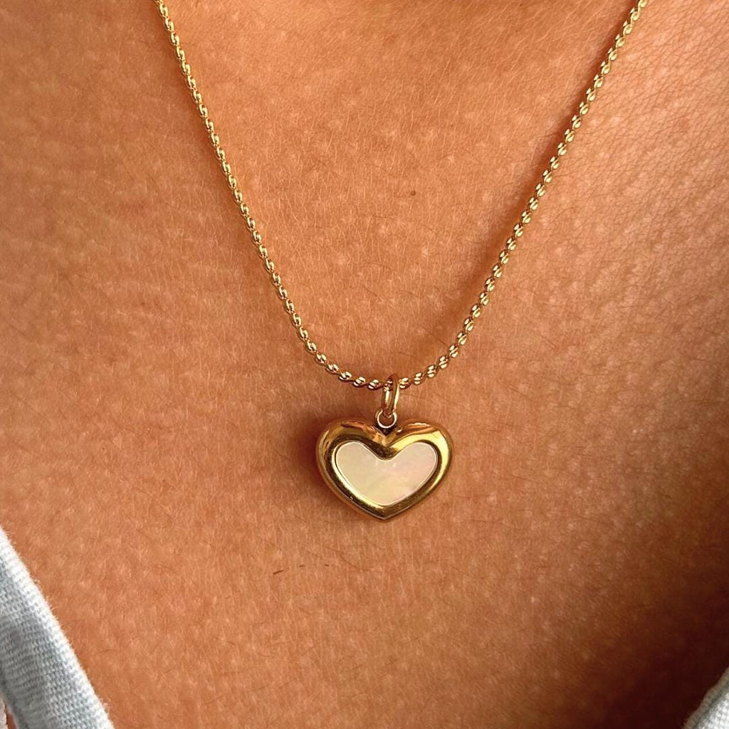 Shell Heart Pendant Necklace