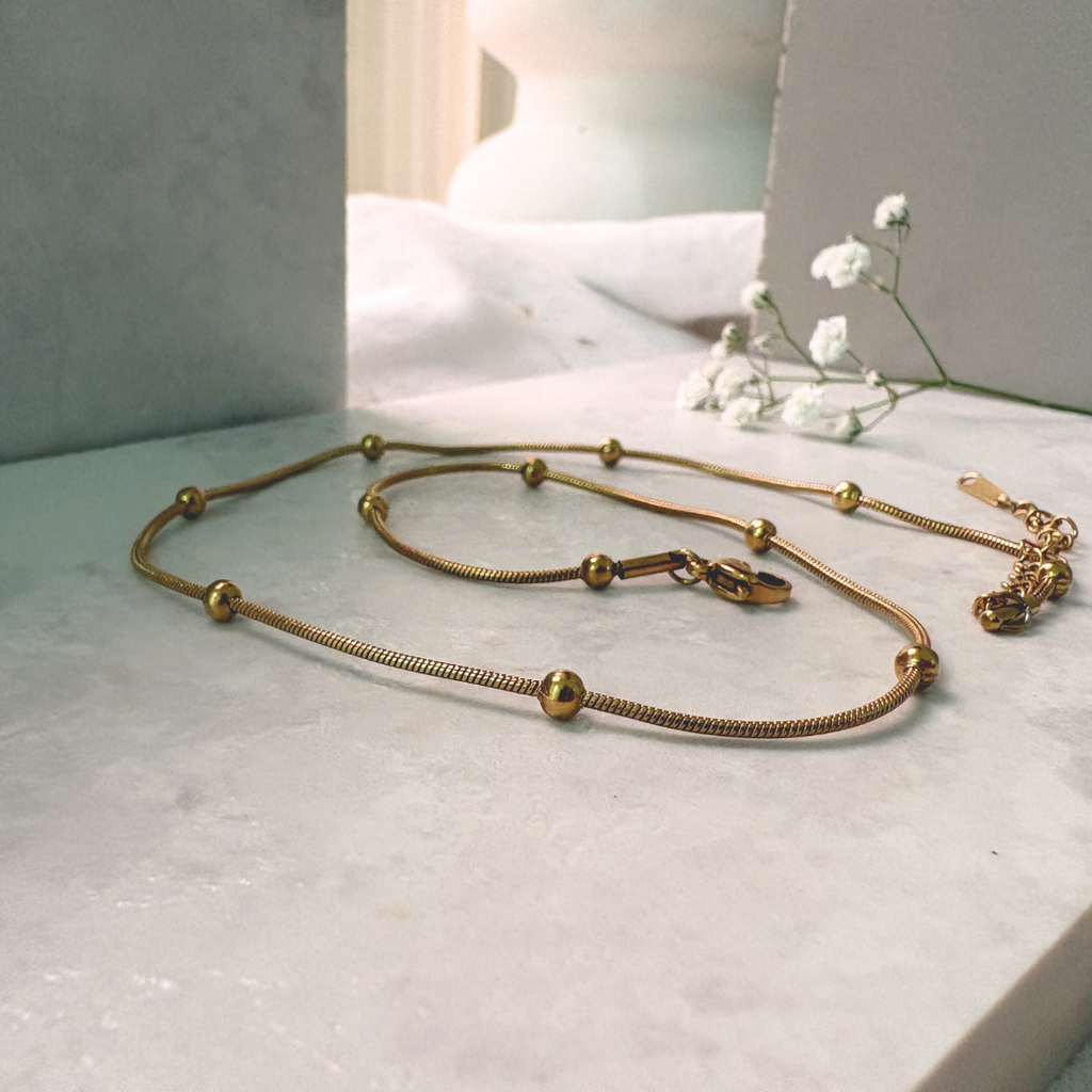Minimal Chain Necklace