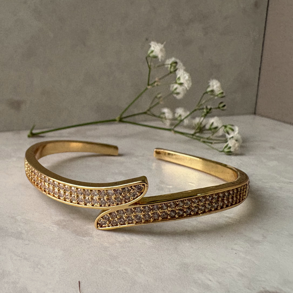 Hollow Zircon Bracelet