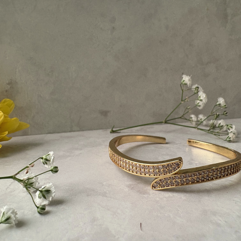 Hollow Zircon Bracelet