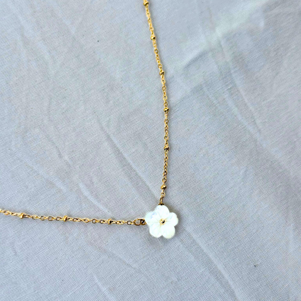 Mother Of Pearl Flower Necklace