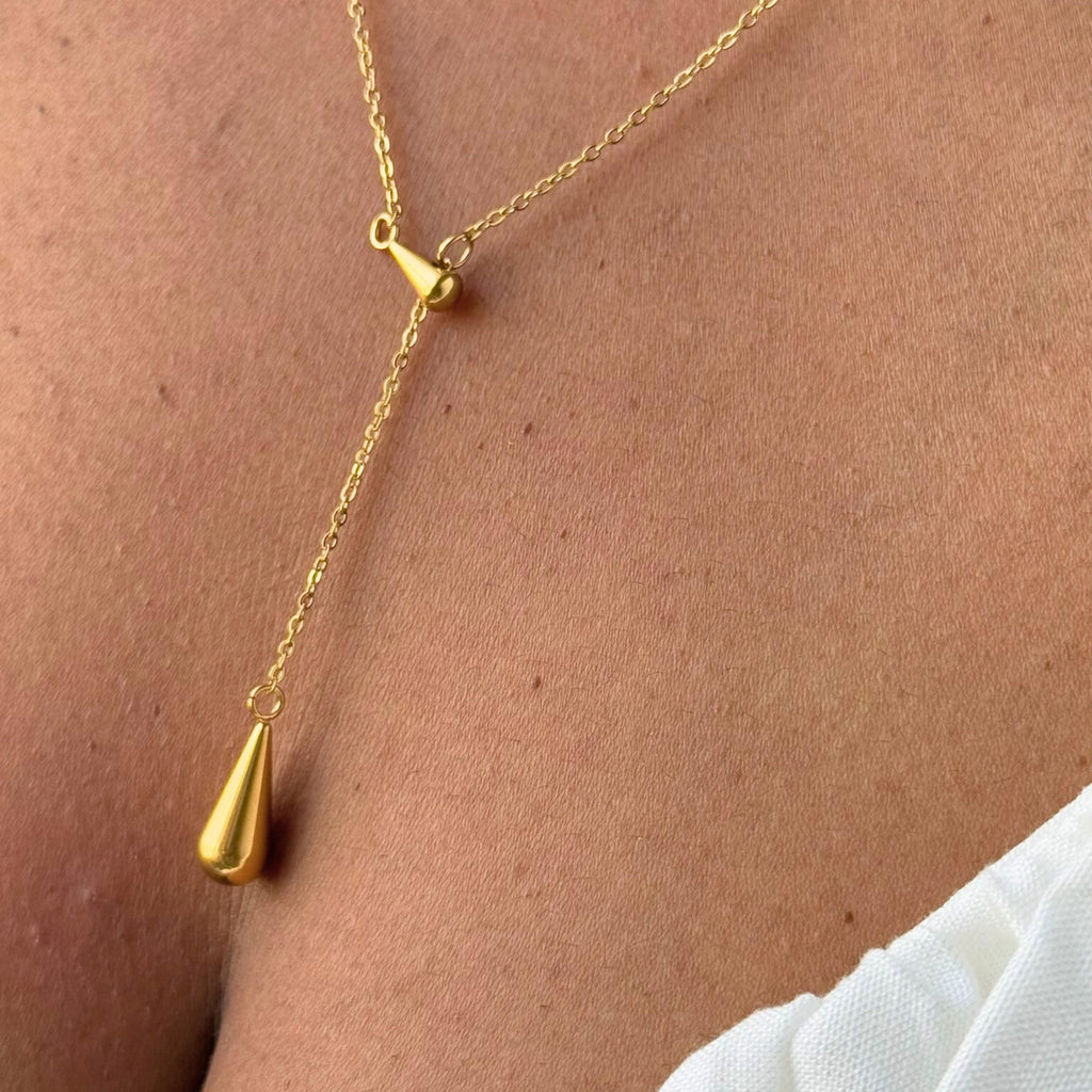 Chic Gold Lariat Necklace with Teardrop Pendants