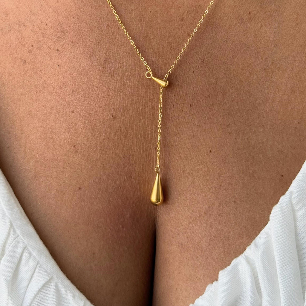 Chic Gold Lariat Necklace with Teardrop Pendants