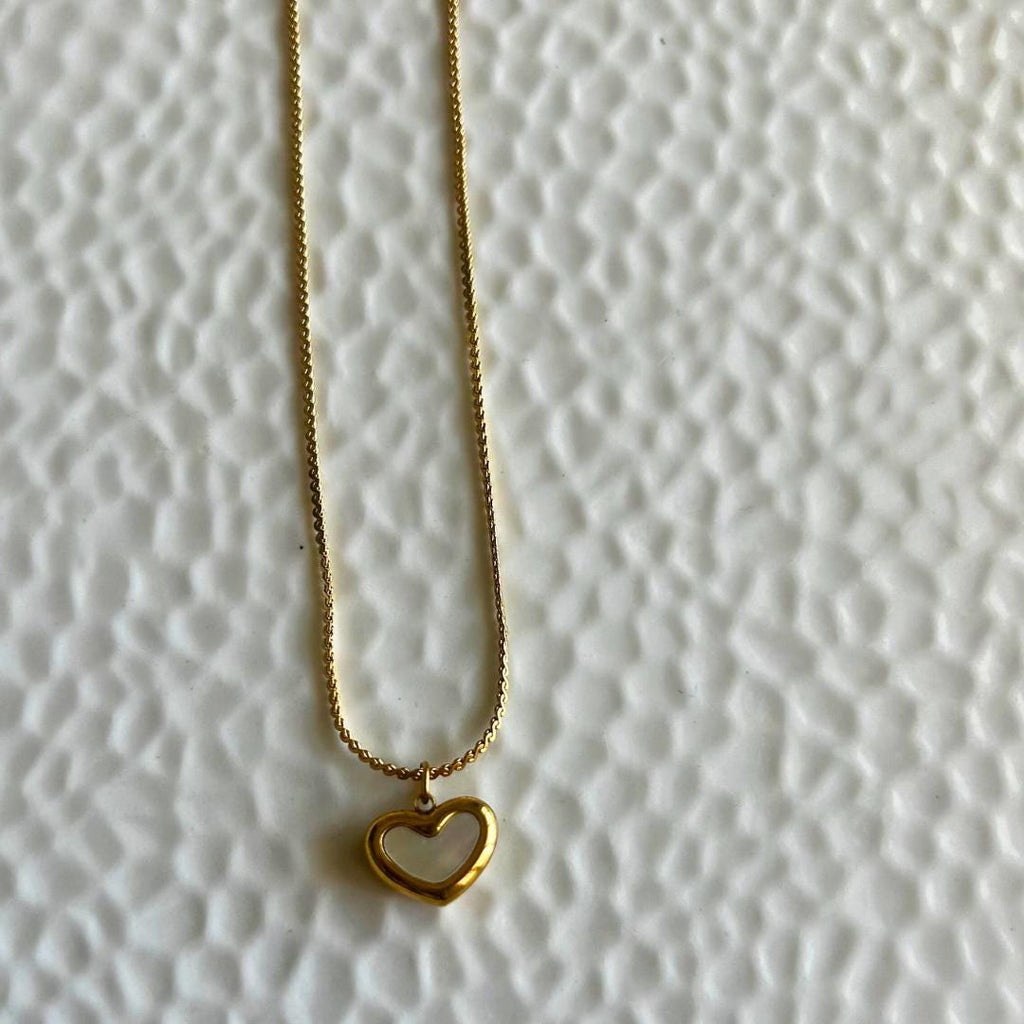 Shell Heart Pendant Necklace