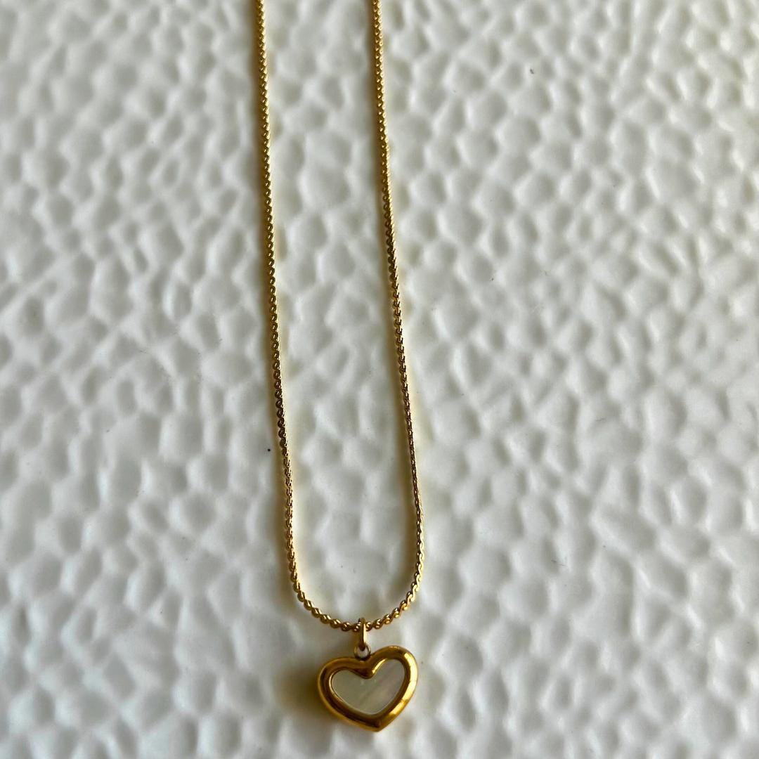Shell Heart Pendant Necklace