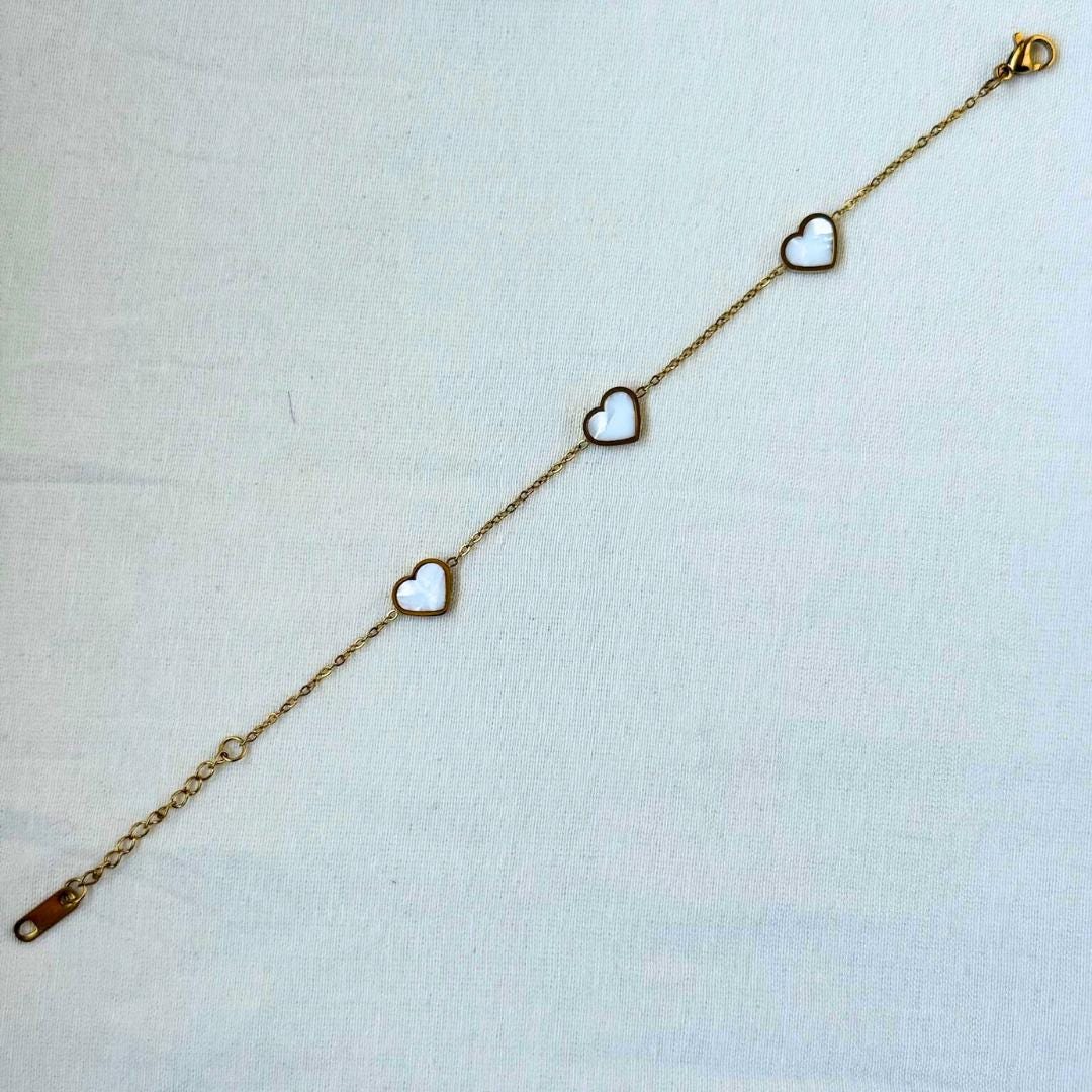 Triheart Bracelet – 18K Gold Interlinked Heart Bracelet